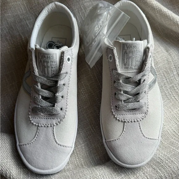 New Women’s Vans Sport Low 'High Shine Grey' Size 5.5 - Picture 2 of 6